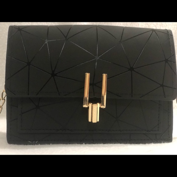 Abstract black crossbody bag - Picture 3 of 6